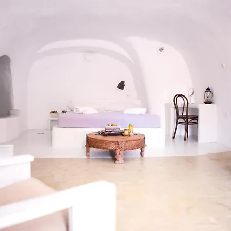 Elyvia Caves Hotel
