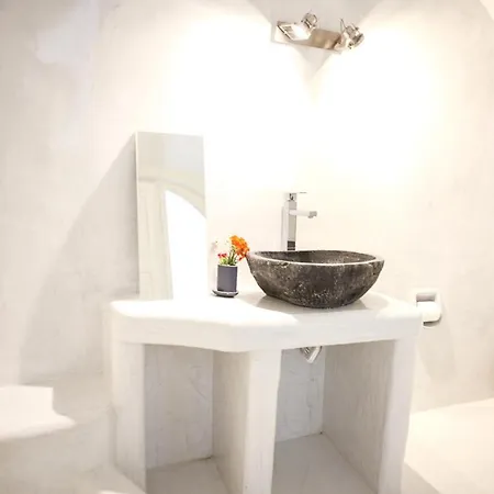 Hotel Elyvia Caves *