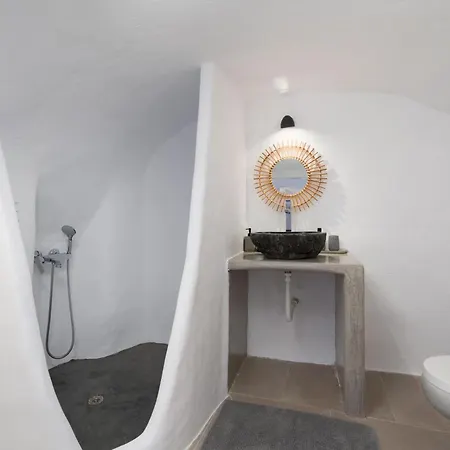 Elyvia Caves Hotel