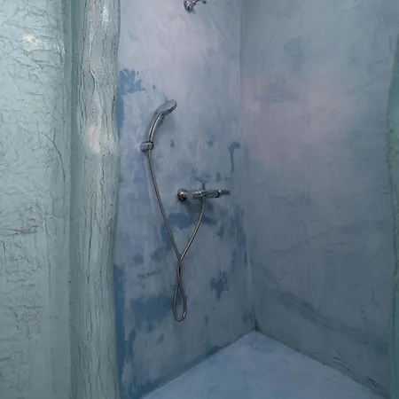 Elyvia Caves Foinikia (Santorini)