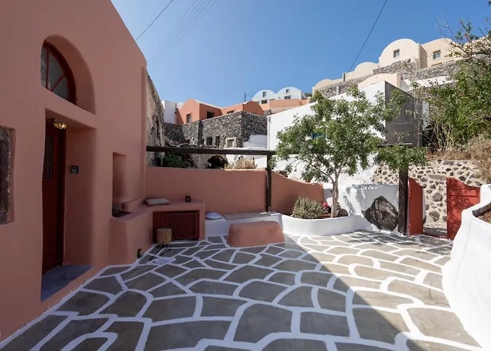 Elyvia Caves Foinikiá