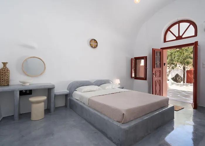 Elyvia Caves * Foinikiá