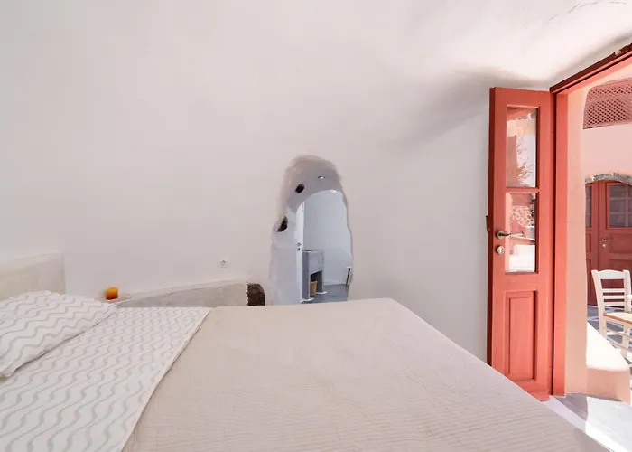 Elyvia Caves Hotell *