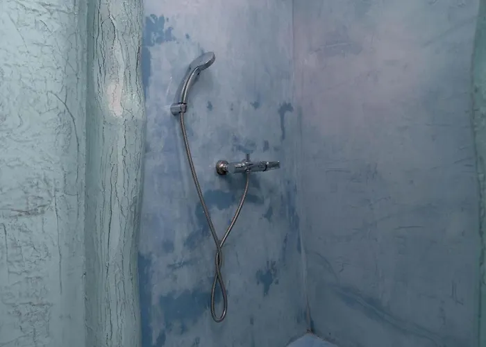 Elyvia Caves Foinikiá