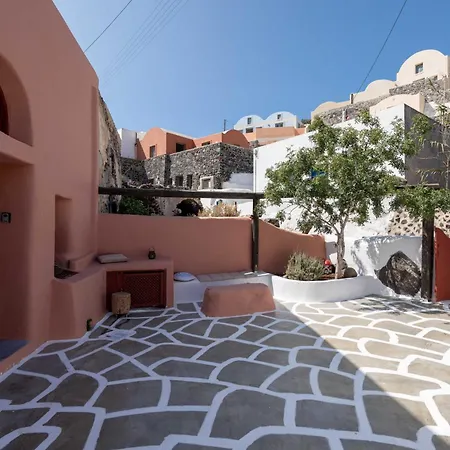 Elyvia Caves Foinikiá