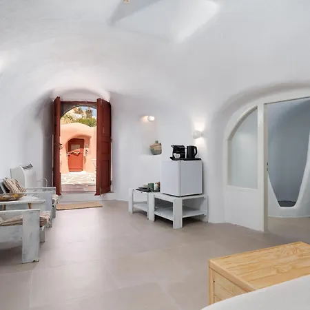 Elyvia Caves Otel Foinikiá