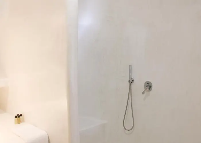 Elyvia Caves Foinikiá