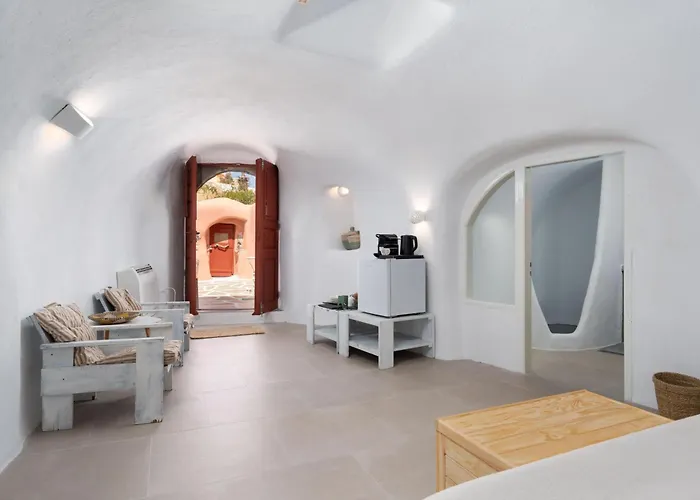 Elyvia Caves Hotel Foinikiá