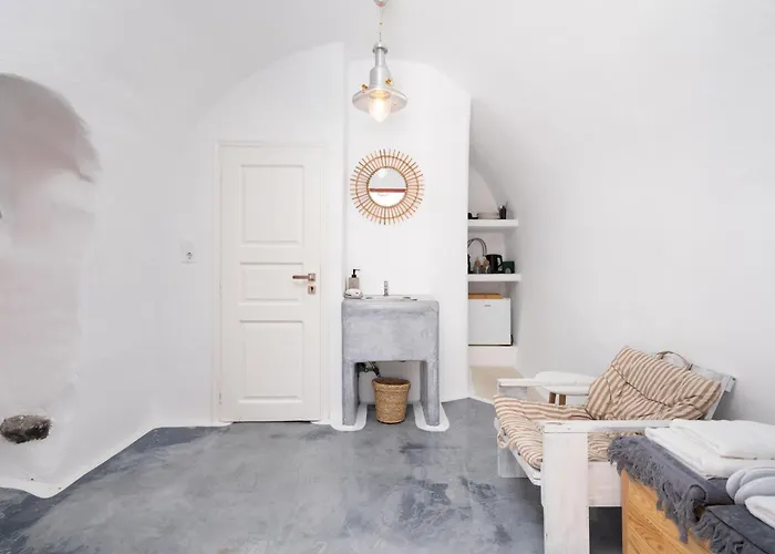 Hotel Elyvia Caves *